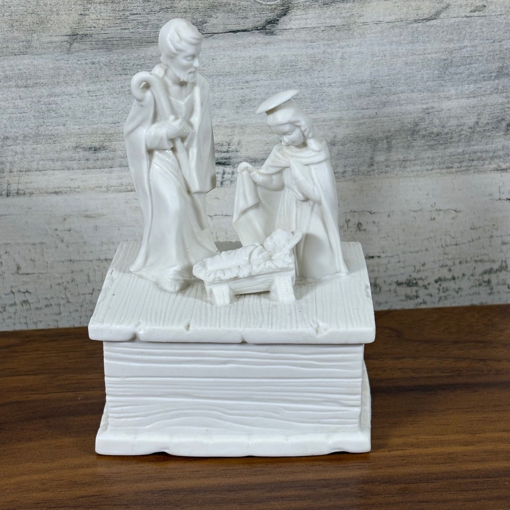Schmid Music Box Virgin Mary, St Joesph and Jesus Nativaty Scene 1981 Porcelain